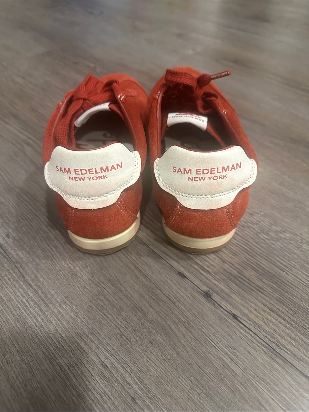 Sam Edelman women’s Suede Sneakers - Picture 4 of 6